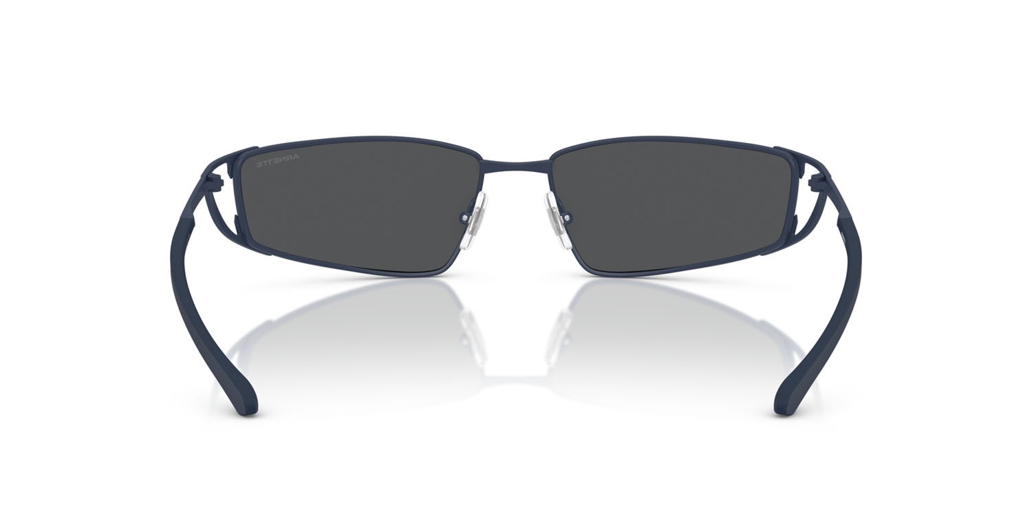Sunglasses Arnette The Junction AN 3093 (749/55) color blu scuro opaco shape irregular lenses blu specchiato blu