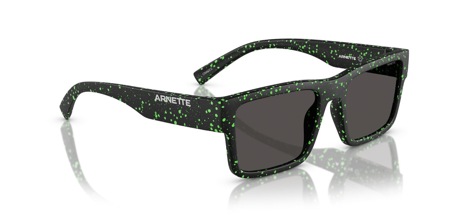 Sonnenbrillen Arnette Omgee AN 4344 (297187) farbe nero opaco/verde gekko splatter form quadratisch gläser grigio scuro