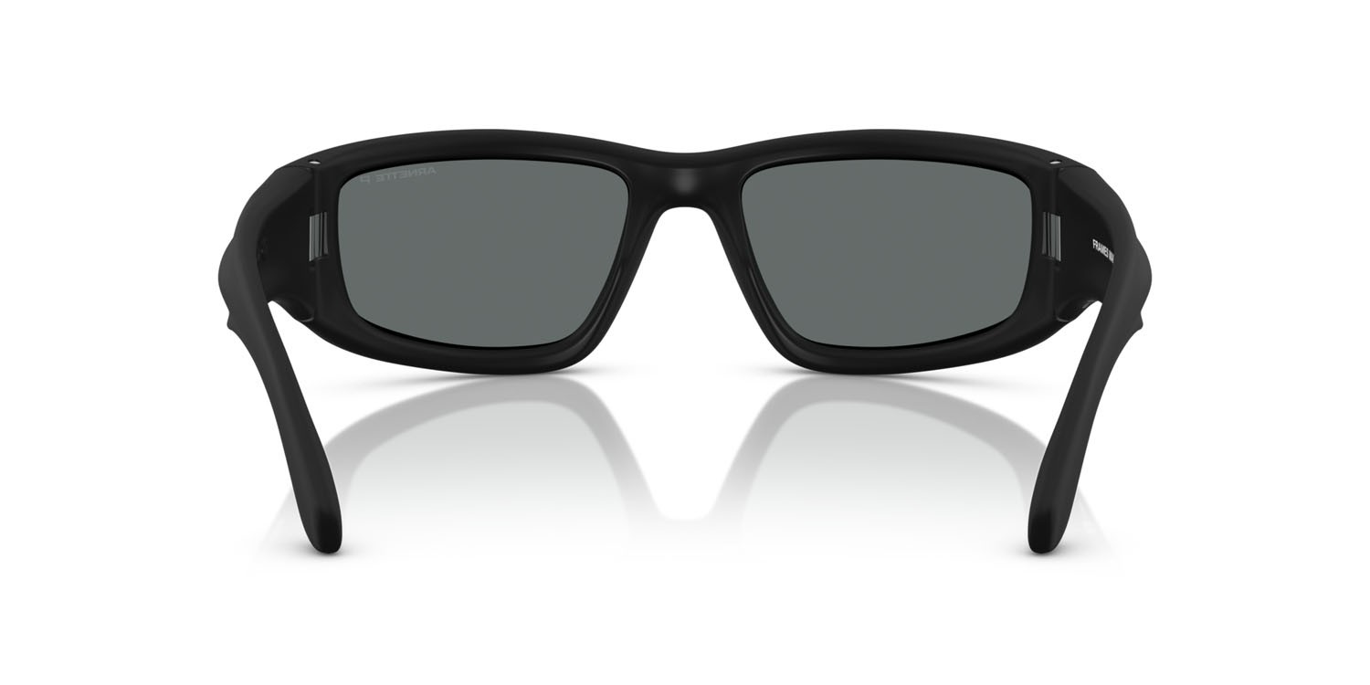 Sunglasses Arnette Zyme AN 4358 (290081) color gomma nera shape square lenses polar grigio scuro