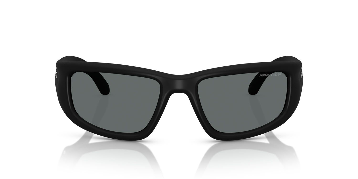 Sunglasses Arnette Zyme AN 4358 (290081) color gomma nera shape square lenses polar grigio scuro