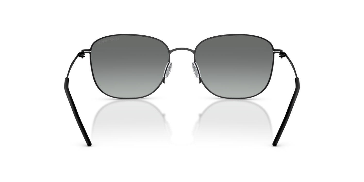 Occhiali da sole Giorgio Armani AR 6168 (300111) colore nero opaco forma quadrato lenti sfumato grigio