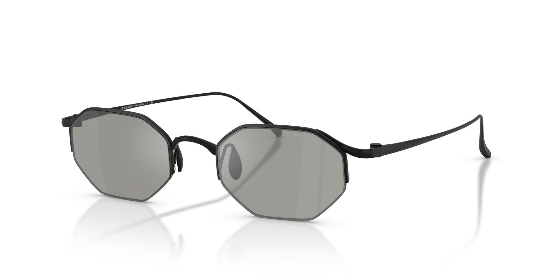 Occhiali da sole Giorgio Armani AR 6171T (34046G) colore nero opaco forma rettangolare lenti grigio chiaro specchiato argento