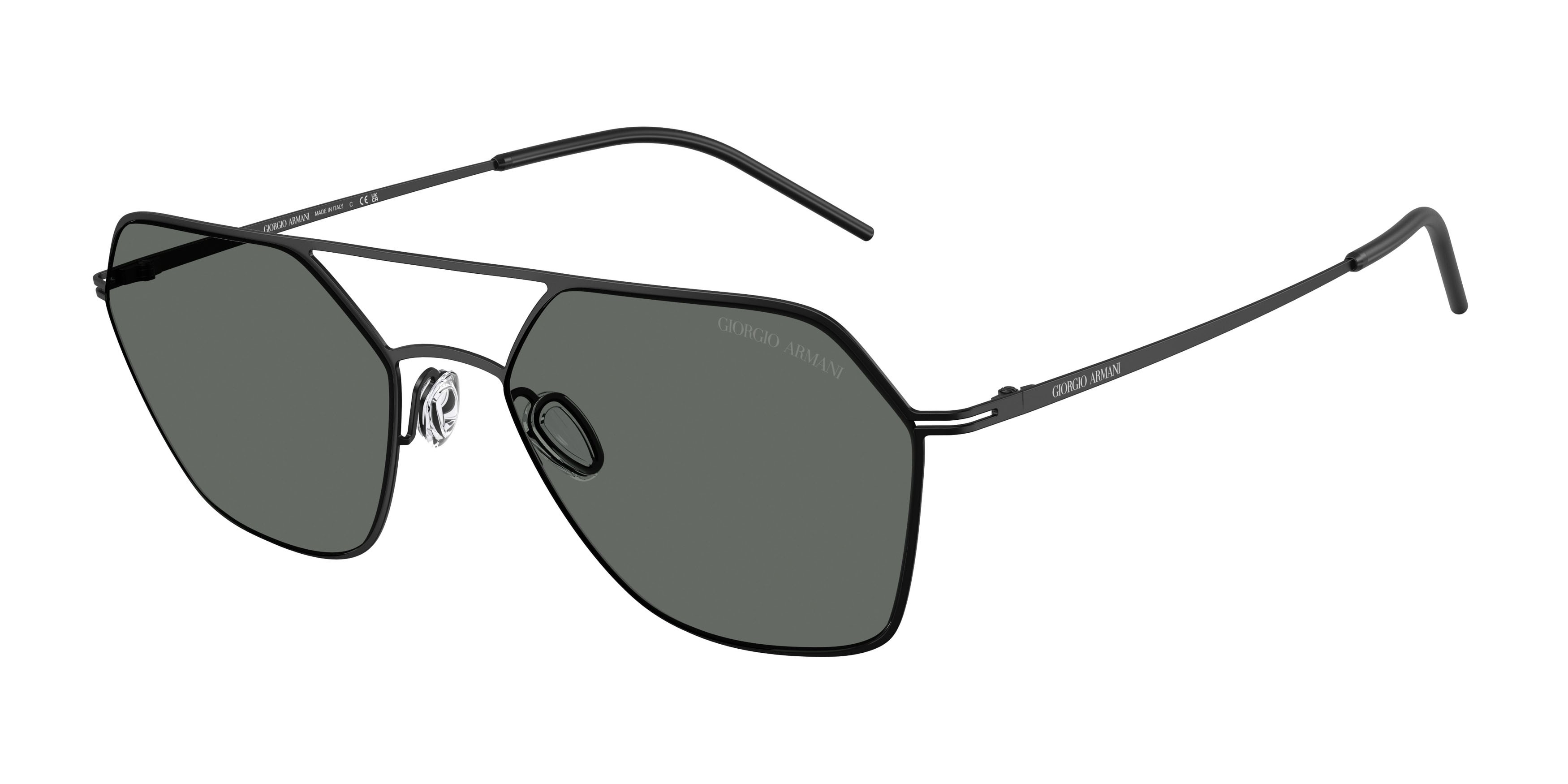 Occhiali da sole Giorgio Armani AR 6185 (300187) colore nero opaco forma quadrato lenti grigio scuro