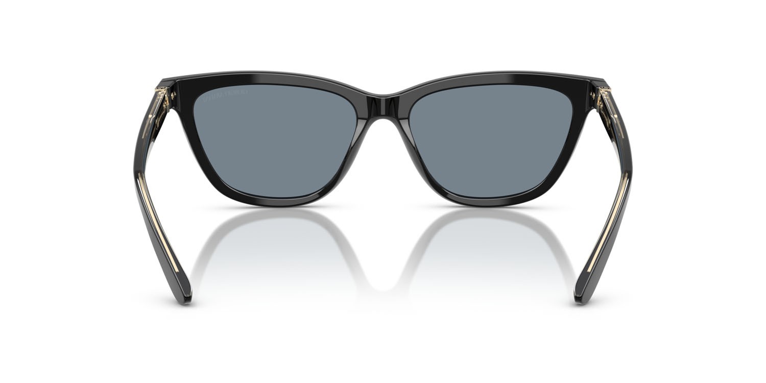 Occhiali da sole Giorgio Armani AR 8221 (587556) colore nero forma cat eye lenti azzurro