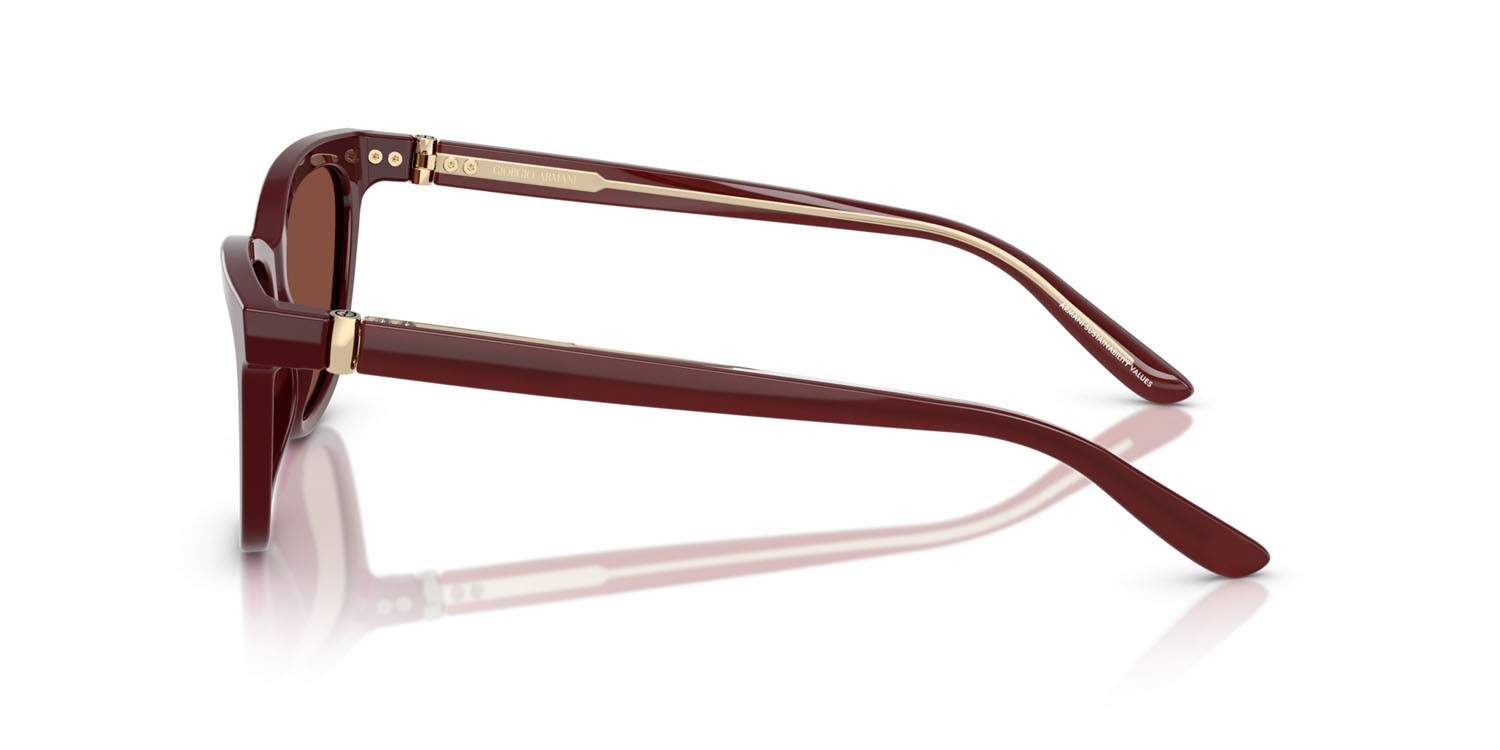 Occhiali da sole Giorgio Armani AR 8221 (5955C5) colore bordeaux forma cat eye lenti rosso