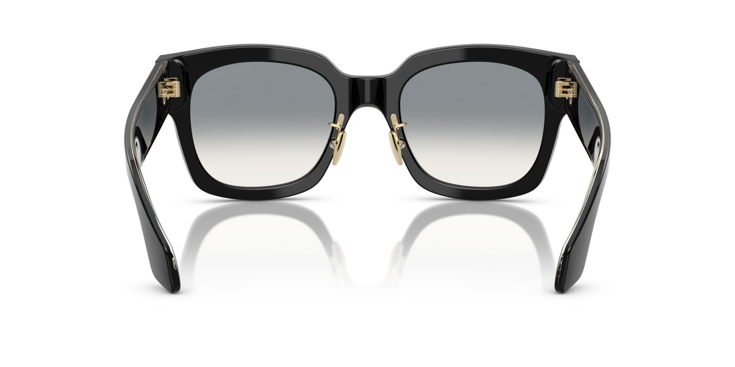 Occhiali da sole Giorgio Armani AR 8223 (500111) colore nero forma quadrato lenti grigio sfumato