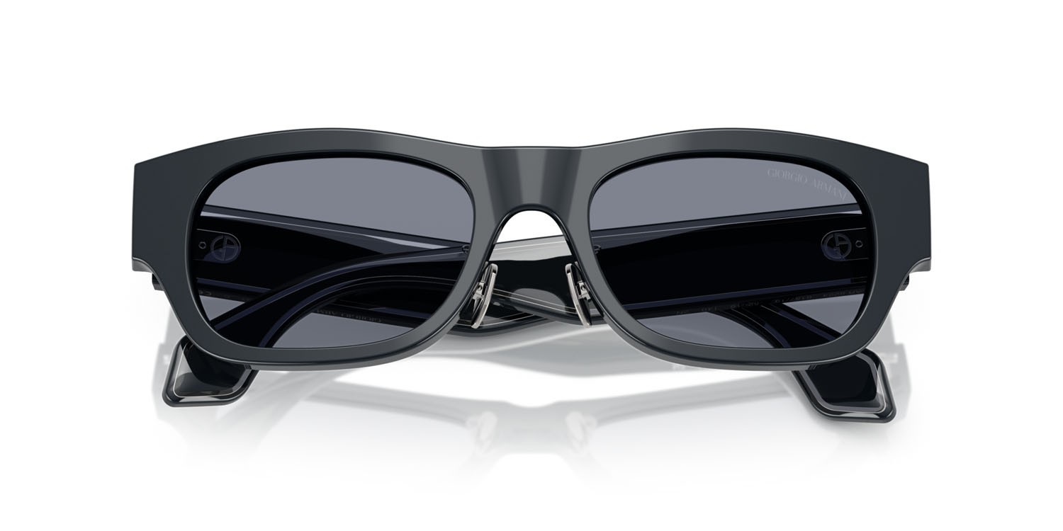 Occhiali da sole Giorgio Armani AR 8224 (615719) colore blu icon forma quadrato lenti blu