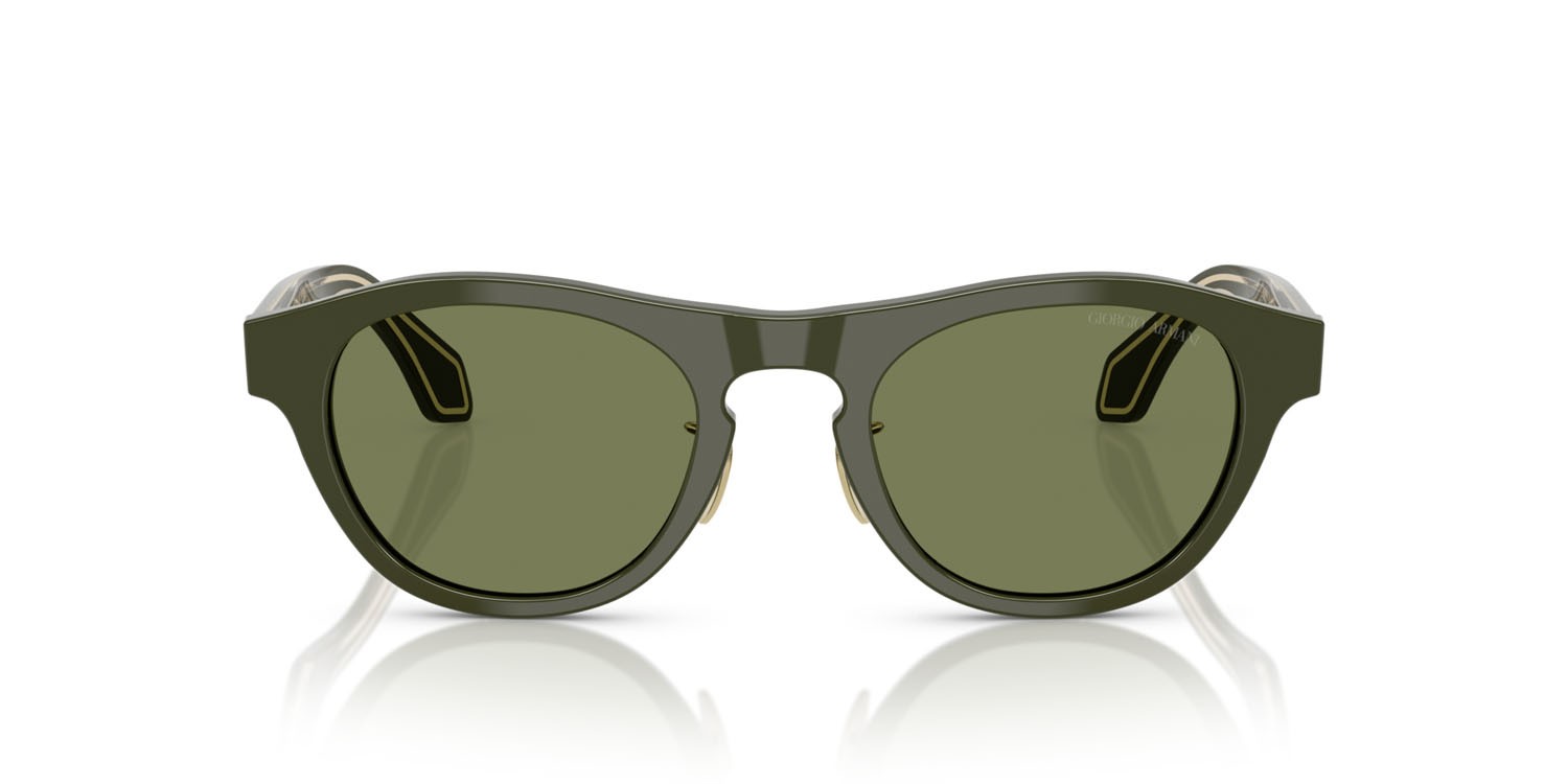 Occhiali da sole Giorgio Armani AR 8225 (61932A) colore verde scuro tinta unita forma ovale lenti verde