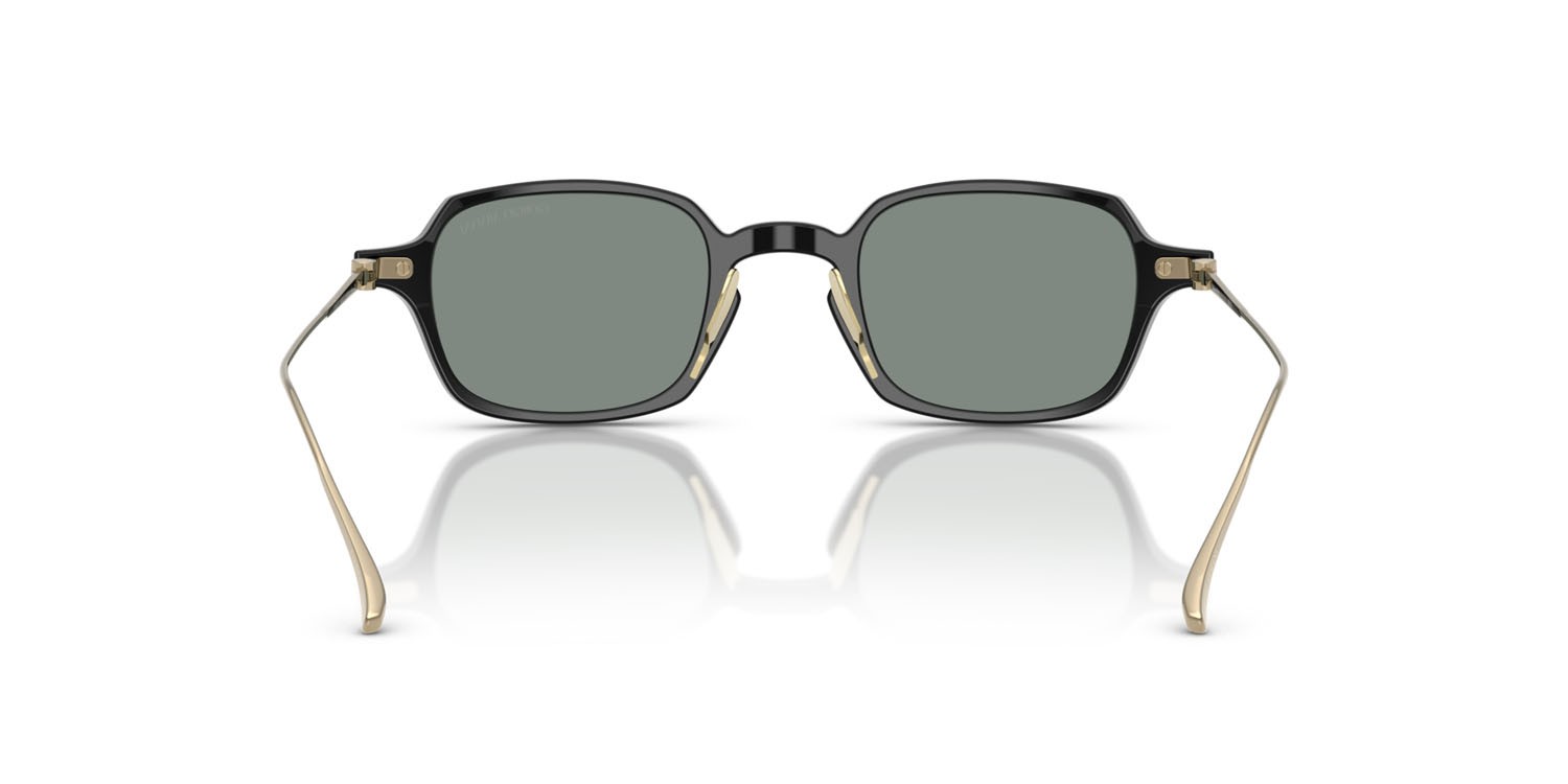 Occhiali da sole Giorgio Armani AR 8227T (606011) colore nero forma rettangolare lenti grigio