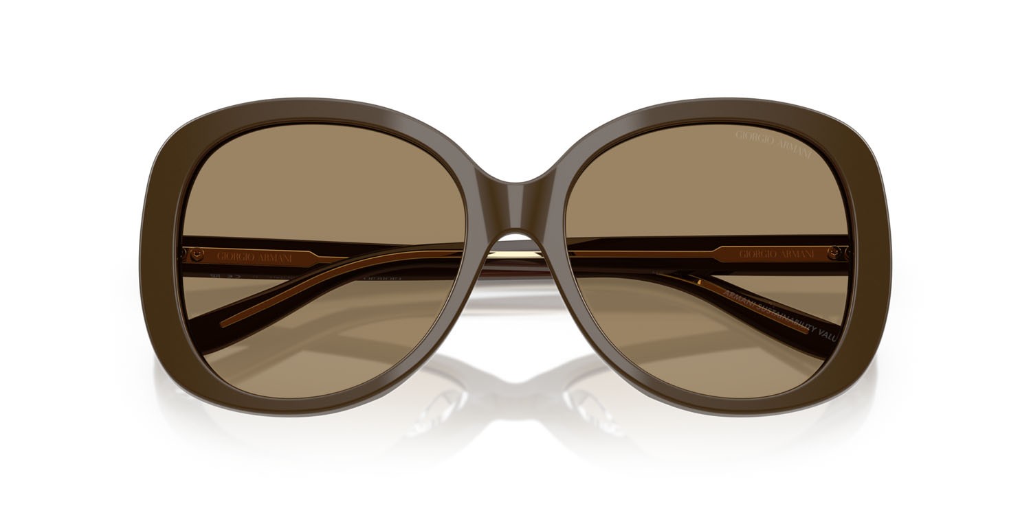 Occhiali da sole Giorgio Armani AR 8229U (595753) colore marrone forma rotondo lenti marrone