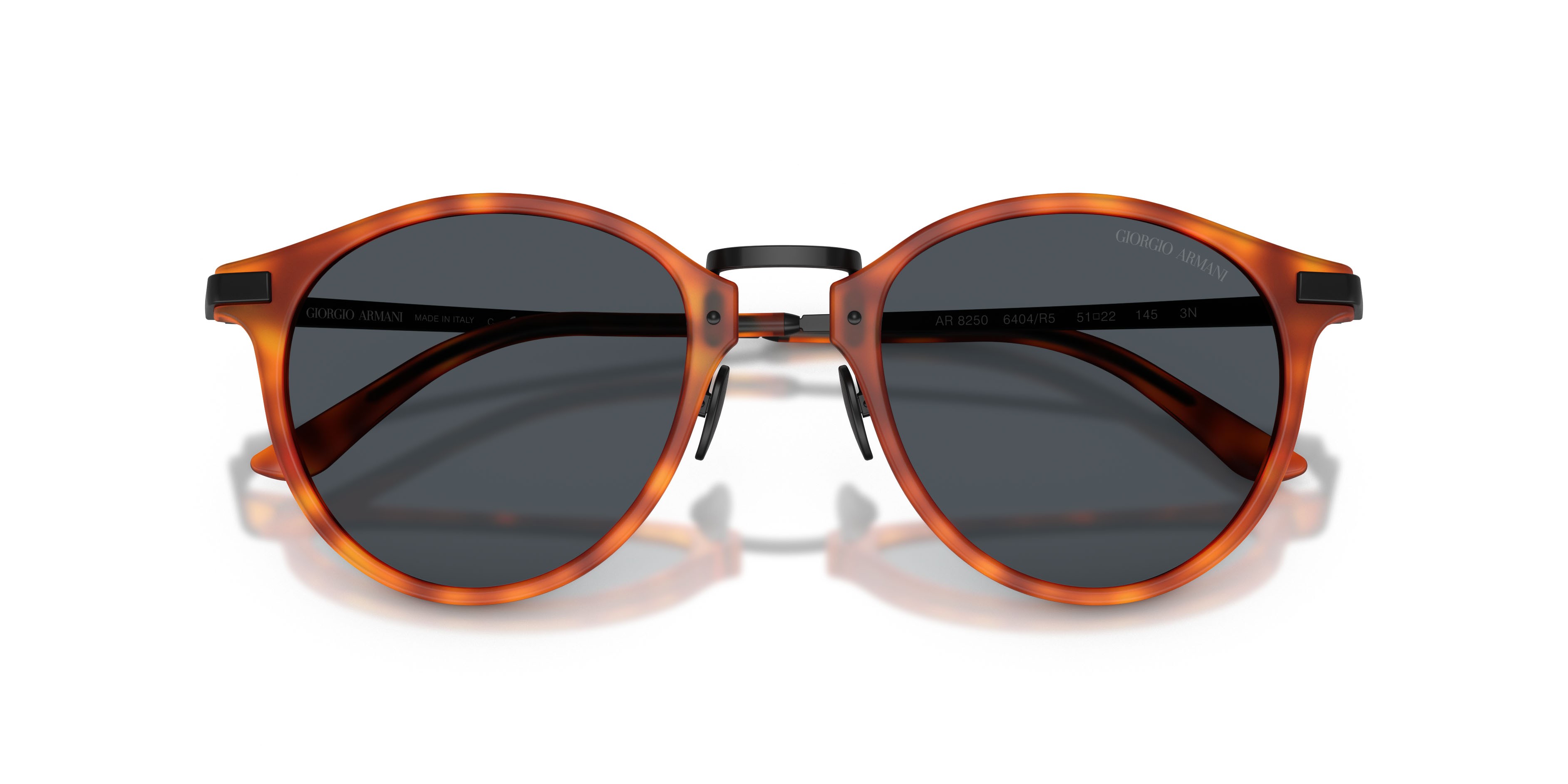 Occhiali da sole Giorgio Armani AR 8250 (6404R5) colore marrone tartarugato forma pantos lenti blu