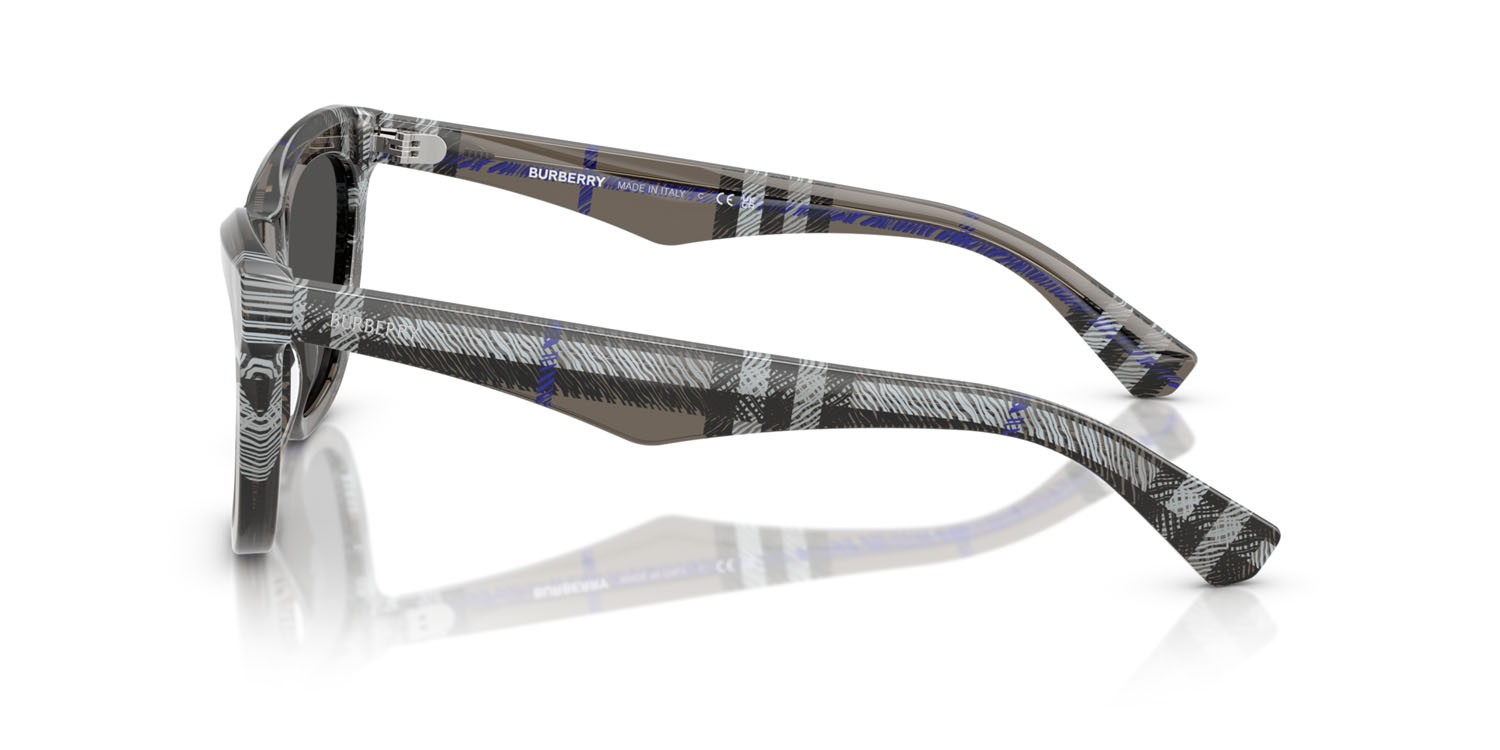 Occhiali da sole Burberry BE 4435 (414787) colore lichen check forma cat eye lenti grigio scuro