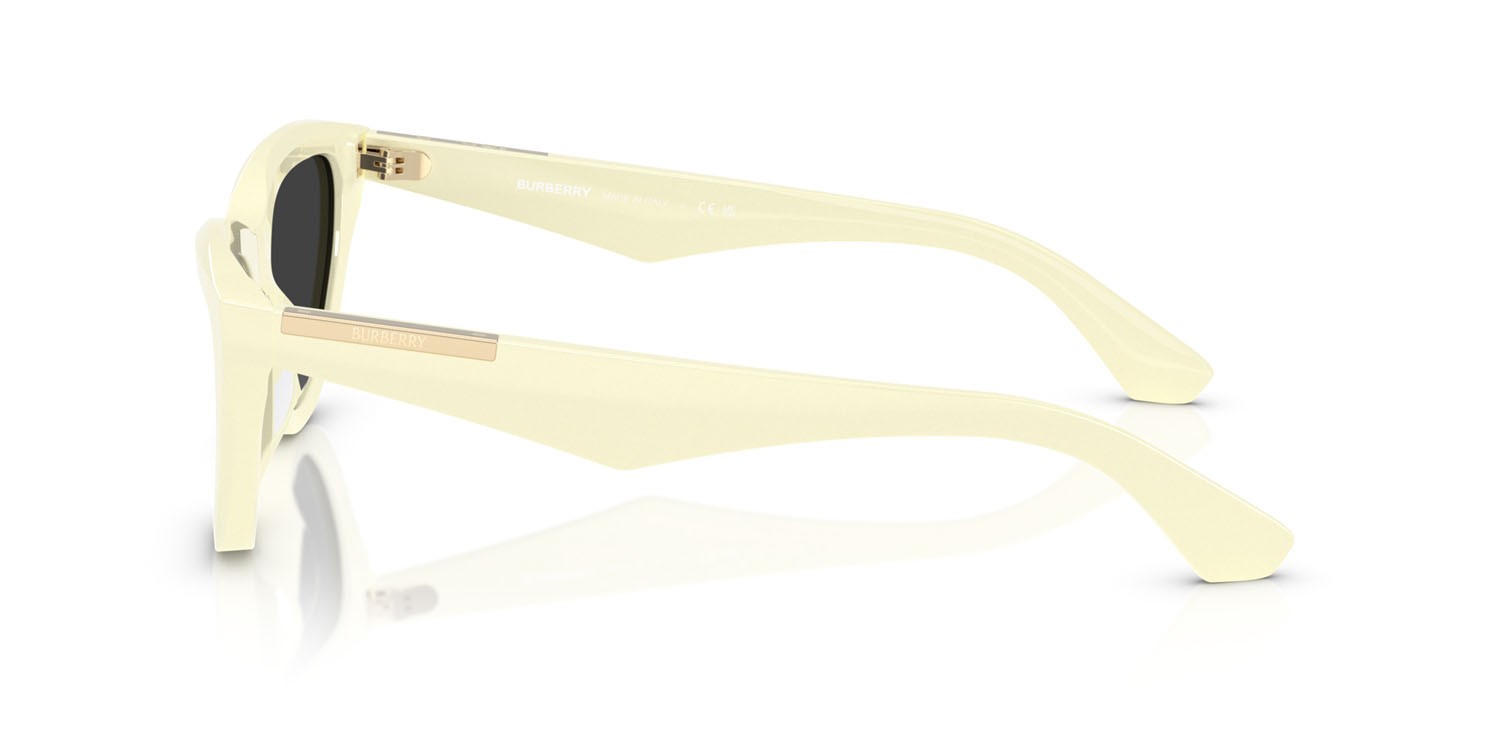 Occhiali da sole Burberry BE 4436U (41456G) colore giallo forma cat eye lenti grigio argento specchiato