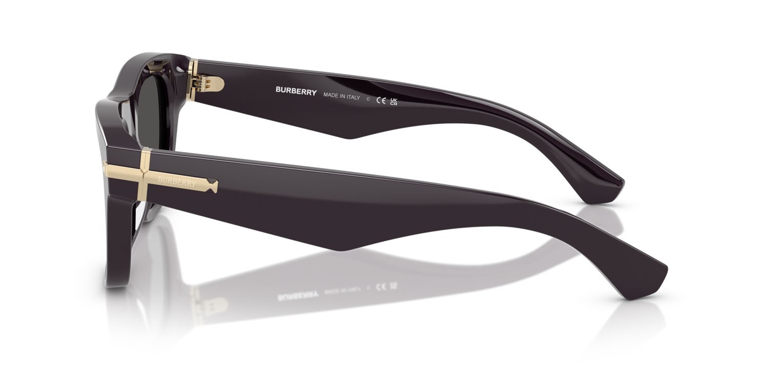 Occhiali da sole Burberry BE 4438U (326587) colore bordeaux forma quadrato lenti grigio scuro