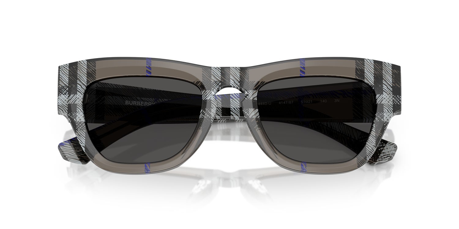 Occhiali da sole Burberry BE 4440U (414787) colore lichen check forma irregolare lenti grigio scuro
