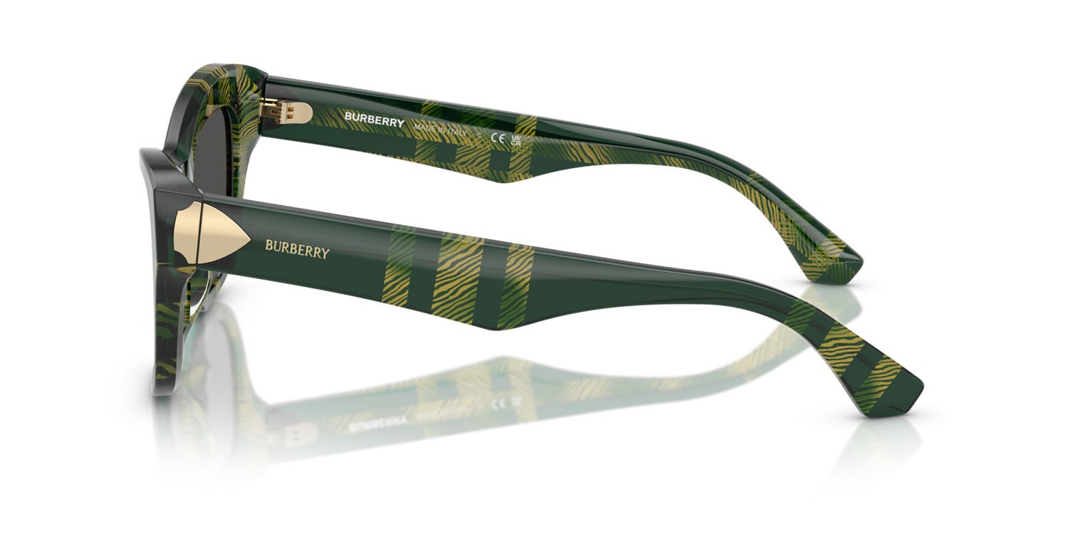 Occhiali da sole Burberry BE 4442U (412587) colore motivo a quadri verde forma cat eye lenti grigio scuro