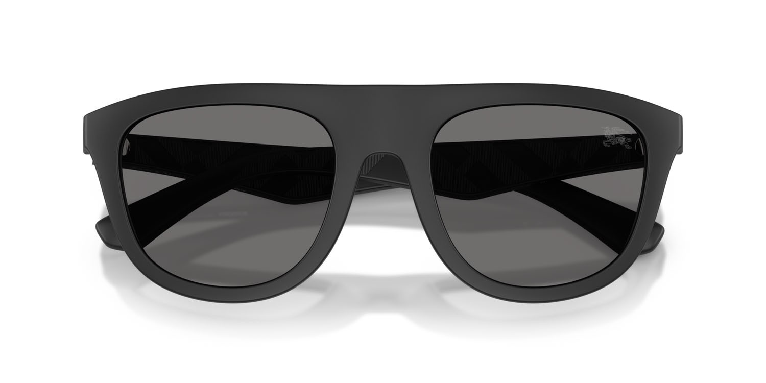 Occhiali da sole Burberry BE 4459U (346481) colore nero opaco forma quadrato lenti polar grigio scuro