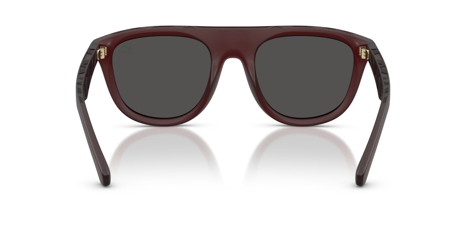 Occhiali da sole Burberry BE 4459U (417187) colore bordeaux opaco forma quadrato lenti grigio scuro