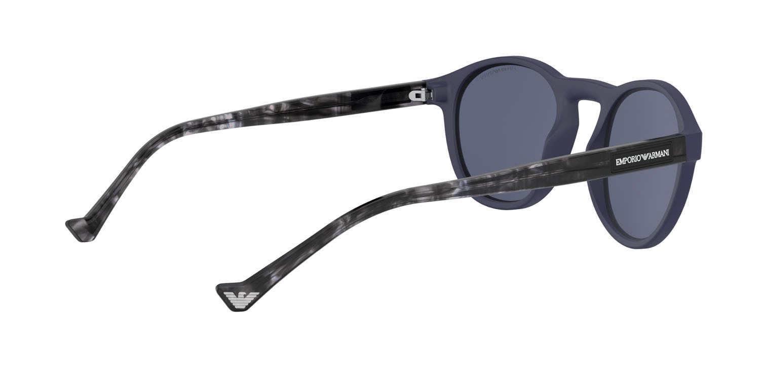 Sonnenbrillen Emporio Armani EA 4138 (57542V) farbe blu opaco form unregelmäßig gläser polar blu
