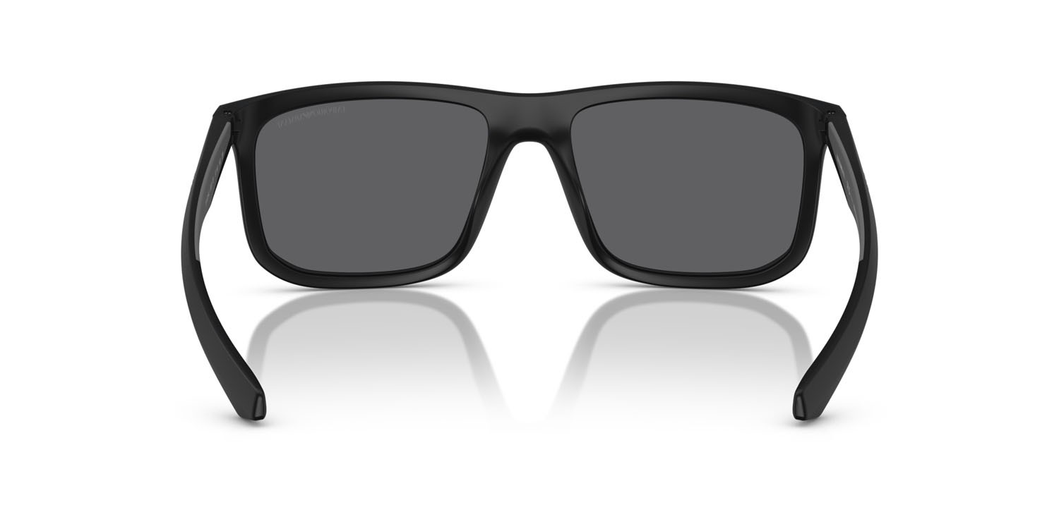 Occhiali da sole Emporio Armani EA 4234U (5001T3) colore nero opaco forma quadrato lenti polar grigio