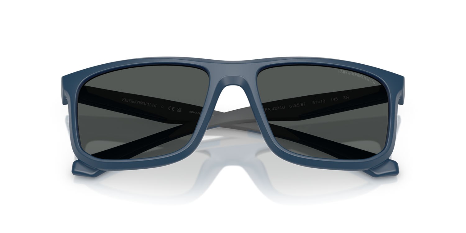 Occhiali da sole Emporio Armani EA 4234U (618587) colore blu opaco forma quadrato lenti grigio scuro
