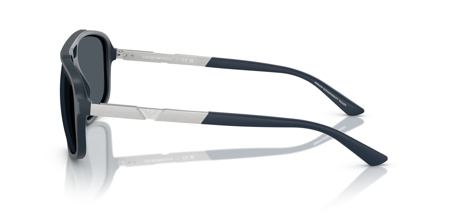 Occhiali da sole Emporio Armani EA 4236U (618987) colore blu scuro forma aviator lenti blu scuro