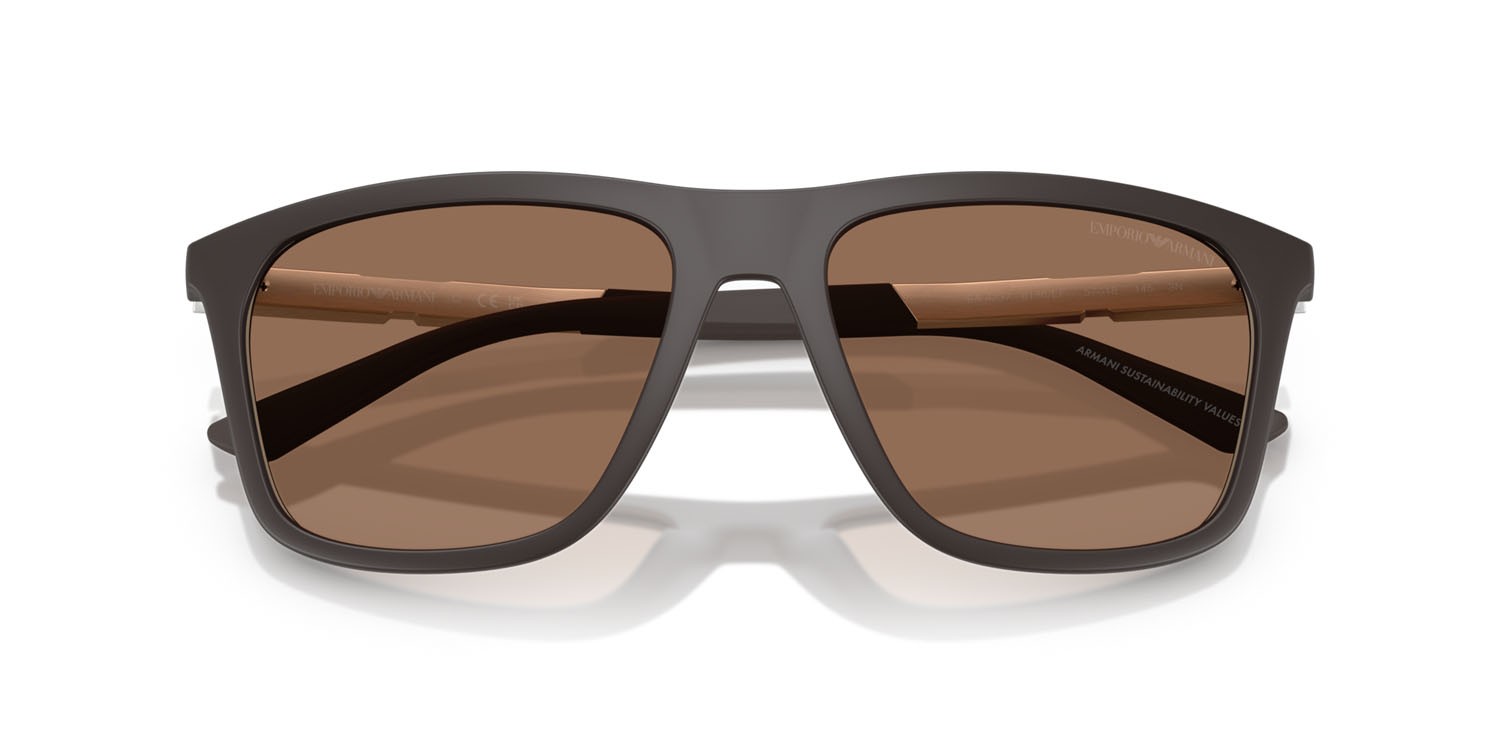 Occhiali da sole Emporio Armani EA 4237 (6186EF) colore marrone scuro opaco forma quadrato lenti marrone scuro specchiato oro