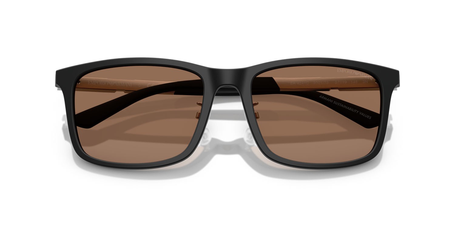 Occhiali da sole Emporio Armani EA 4241D (500173) colore nero opaco forma quadrato lenti marrone scuro
