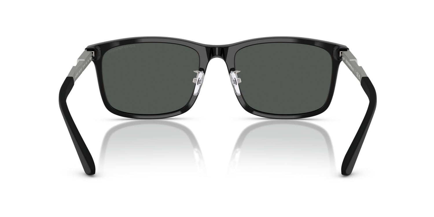 Occhiali da sole Emporio Armani EA 4241D (501787) colore nero lucido forma quadrato lenti grigio scuro