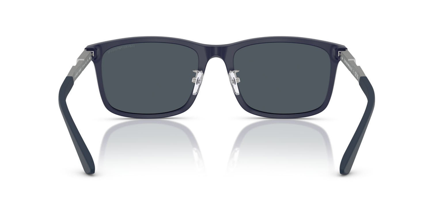 Occhiali da sole Emporio Armani EA 4241D (618987) colore blu scuro opaco forma quadrato lenti blu