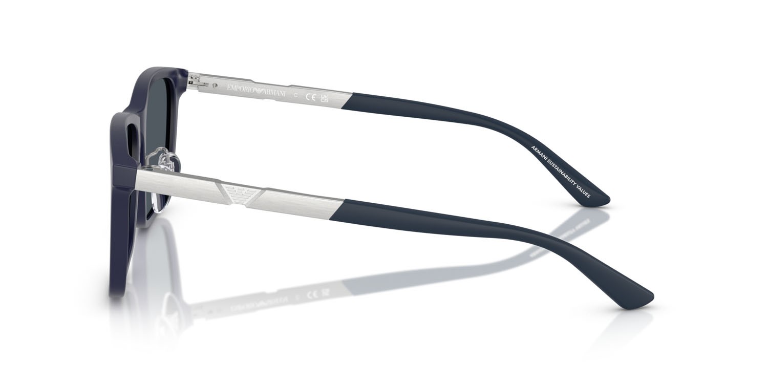 Occhiali da sole Emporio Armani EA 4241D (618987) colore blu scuro opaco forma quadrato lenti blu