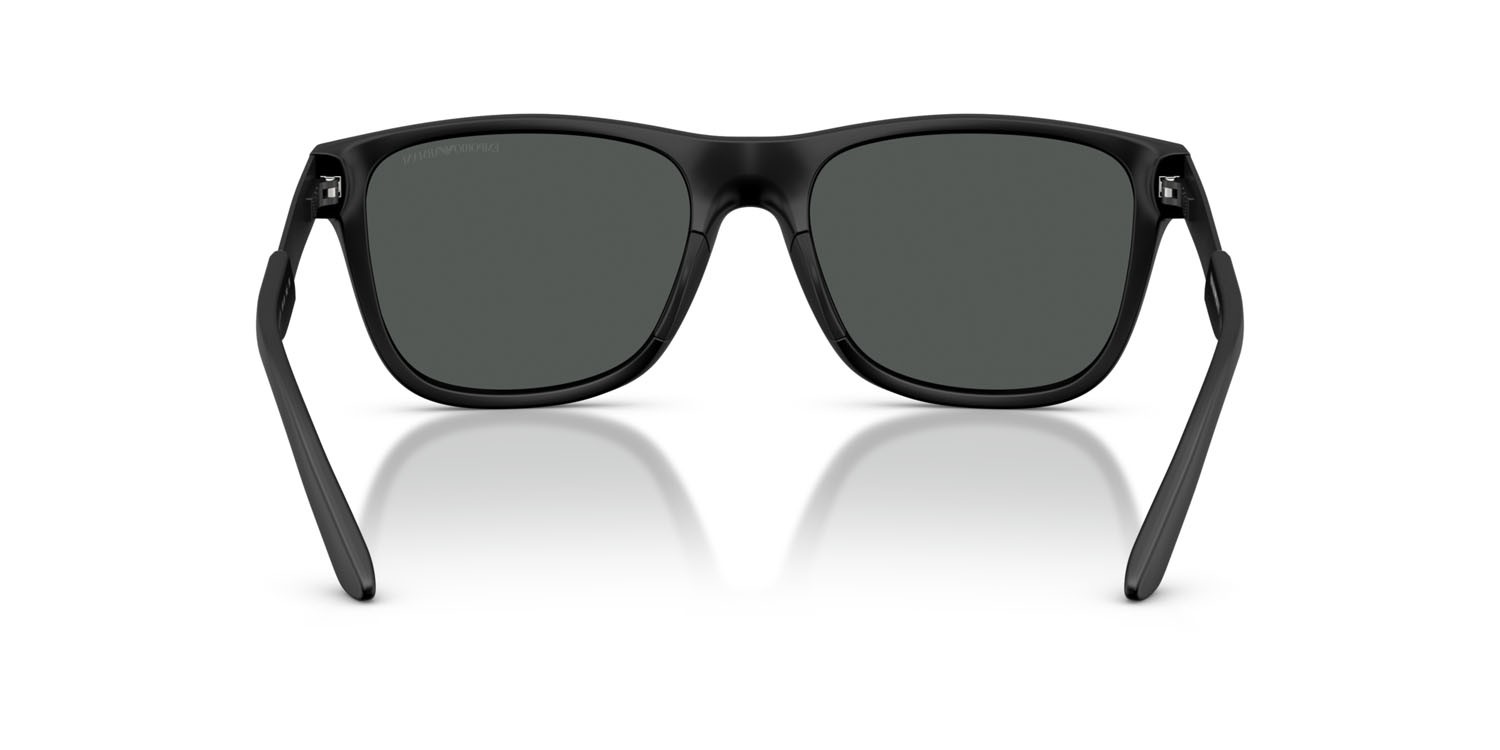 Occhiali da sole Emporio Armani EA 4243 (5001T3) colore nero opaco forma quadrato lenti grigio scuro