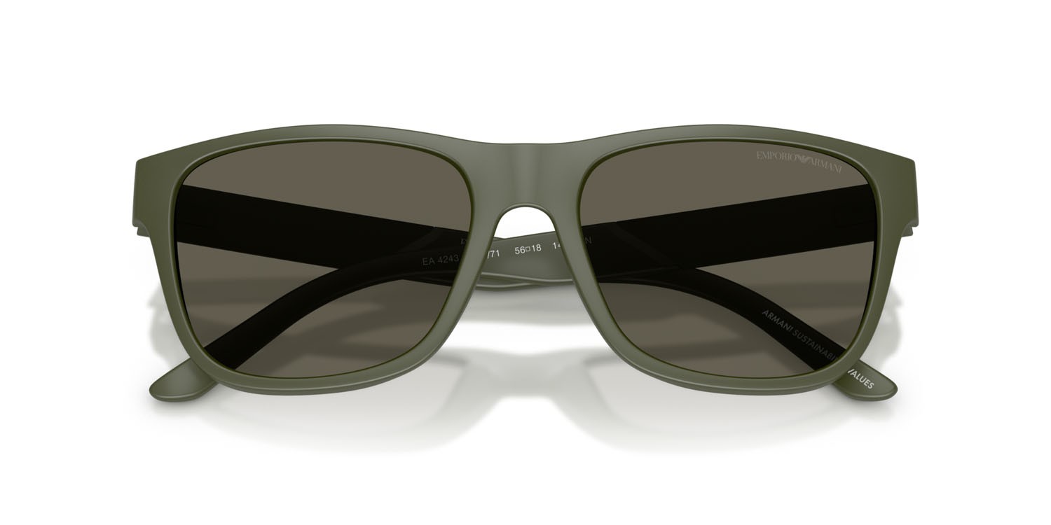 Occhiali da sole Emporio Armani EA 4243 (618471) colore verde opaco forma quadrato lenti marrone scuro