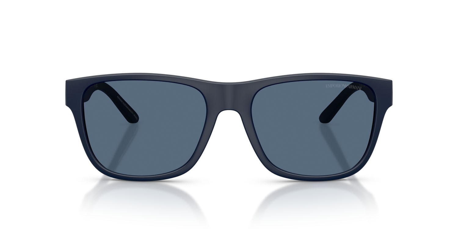 Occhiali da sole Emporio Armani EA 4243 (624480) colore blu opaco forma quadrato lenti blu scuro