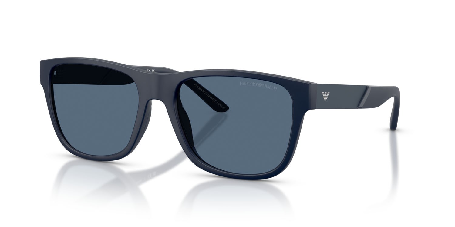 Occhiali da sole Emporio Armani EA 4243 (624480) colore blu opaco forma quadrato lenti blu scuro