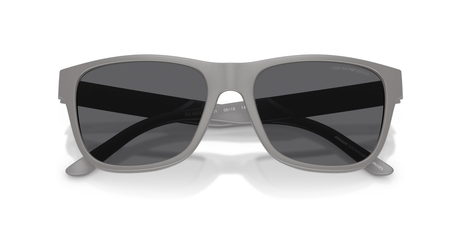 Occhiali da sole Emporio Armani EA 4243 (6245/1) colore grigio opaco forma quadrato lenti polar grigia