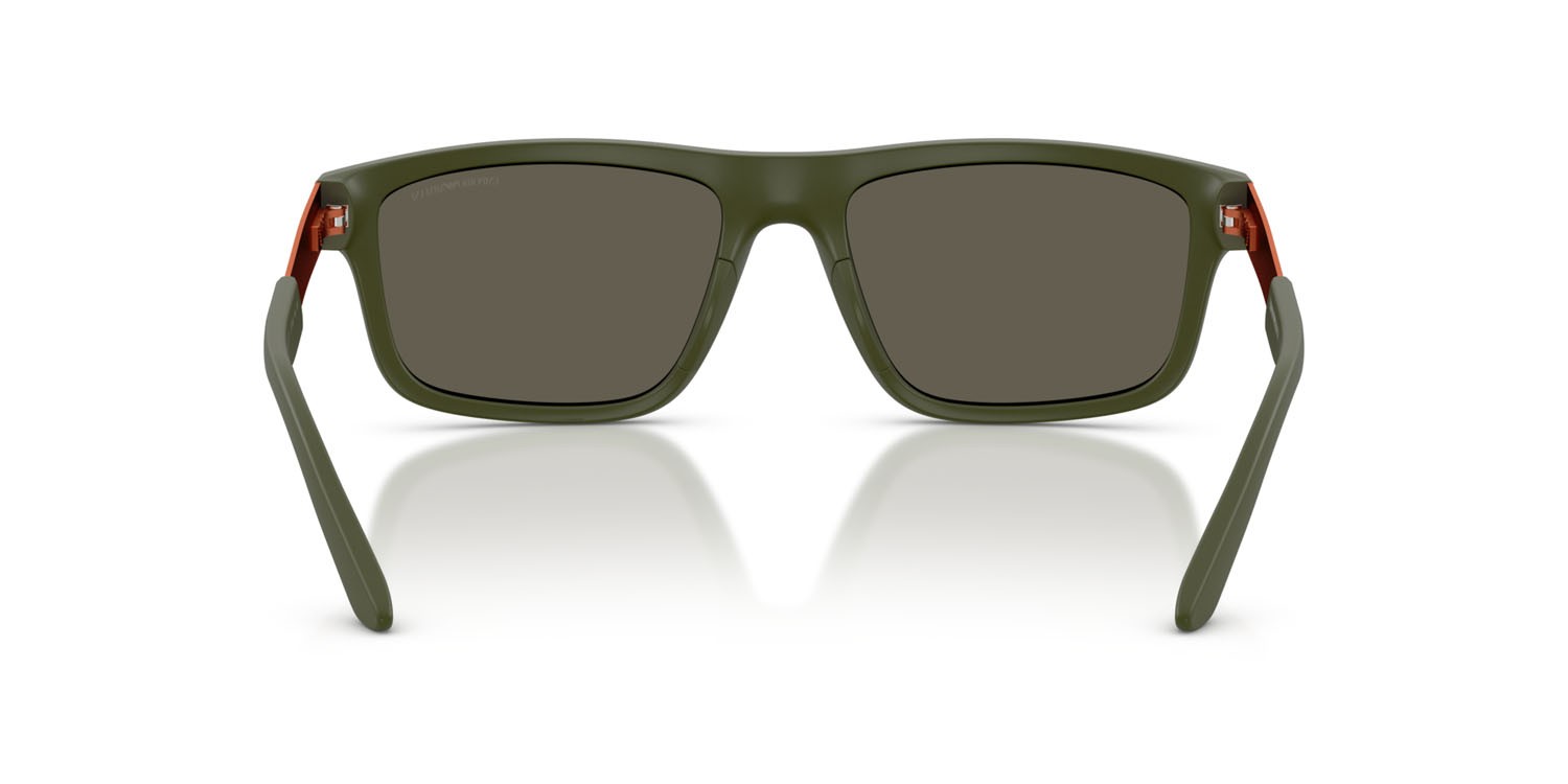 Occhiali da sole Emporio Armani EA 4244U (618471) colore verde opaco forma rettangolare lenti marrone scuro
