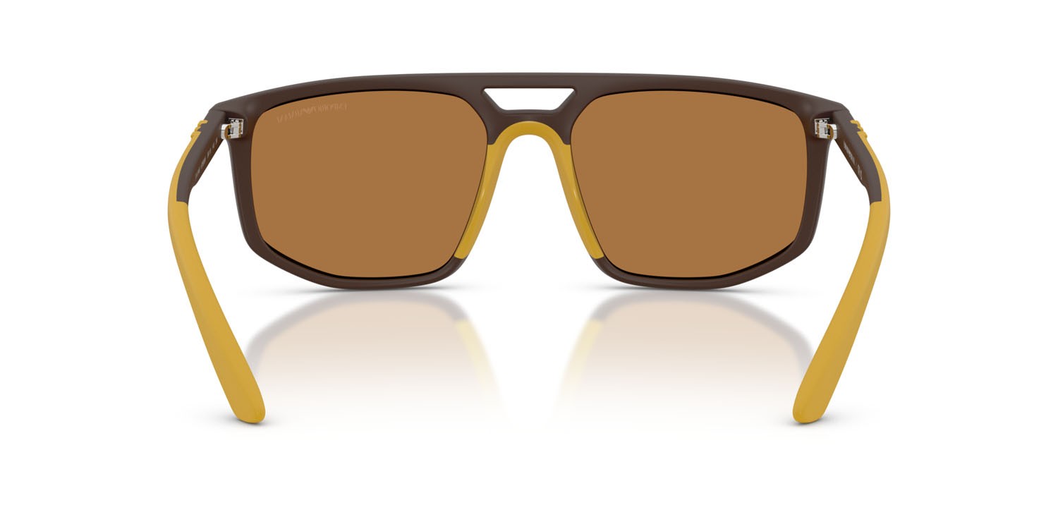 Occhiali da sole Emporio Armani EA 4248U (62586H) colore marrone opaco forma aviator lenti marrone specchiato oro
