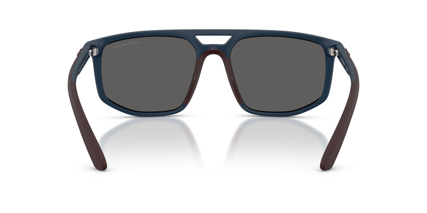 Occhiali da sole Emporio Armani EA 4248U (62606G) colore blu opaco forma aviator lenti grigio scuro specchiato argento