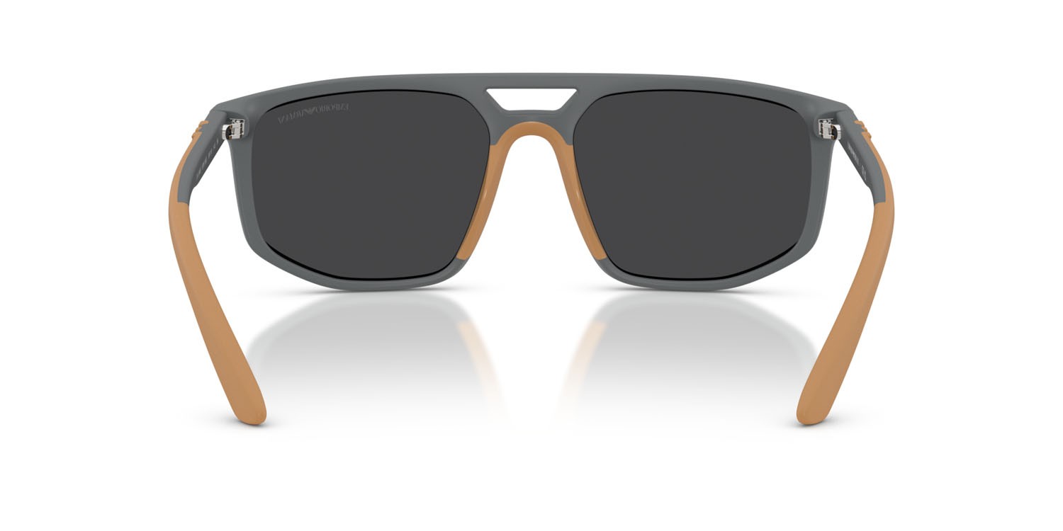 Occhiali da sole Emporio Armani EA 4248U (62616G) colore grigio opaco forma aviator lenti grigio argento specchiato