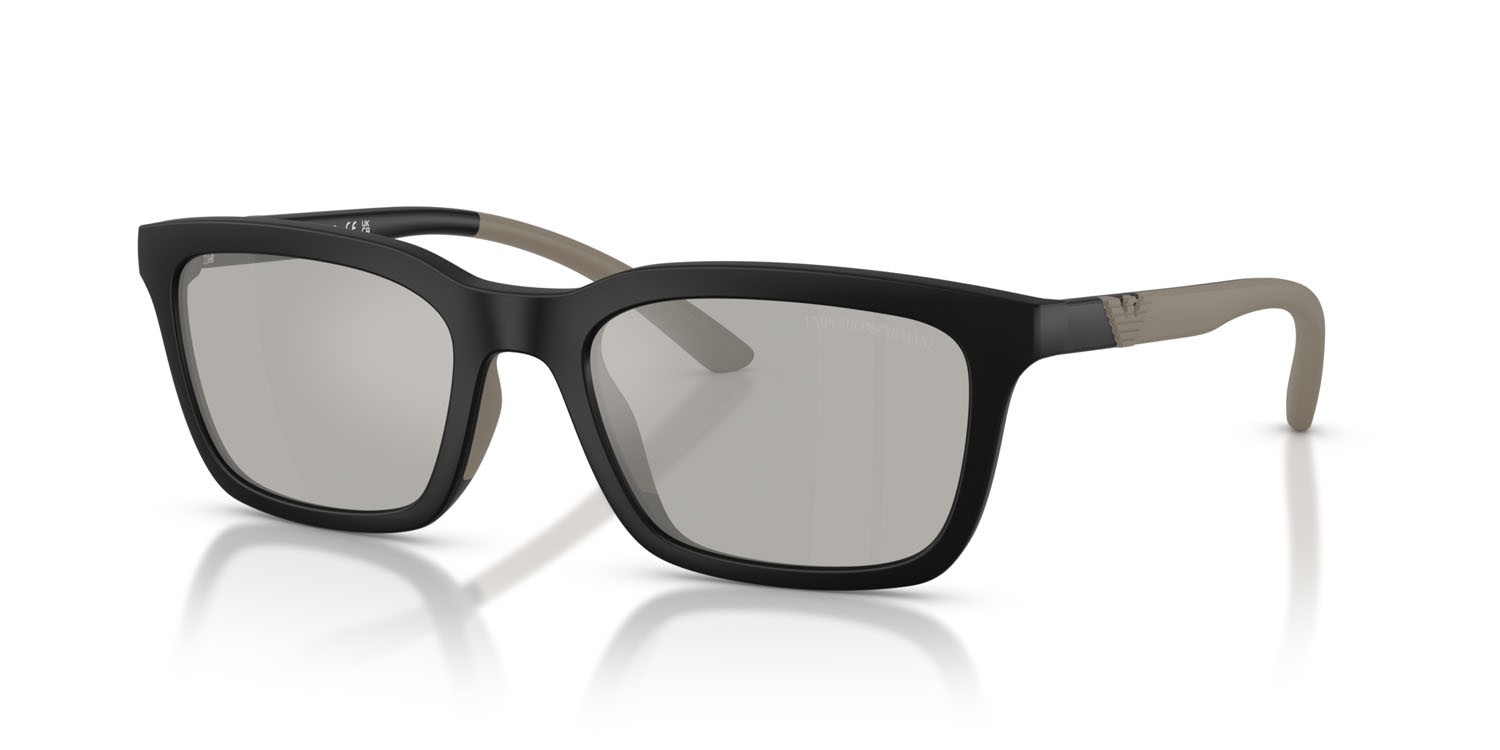 Occhiali da sole Emporio Armani EA 4249U (50016G) colore nero opaco forma rettangolare lenti grigio chiaro/flash argento