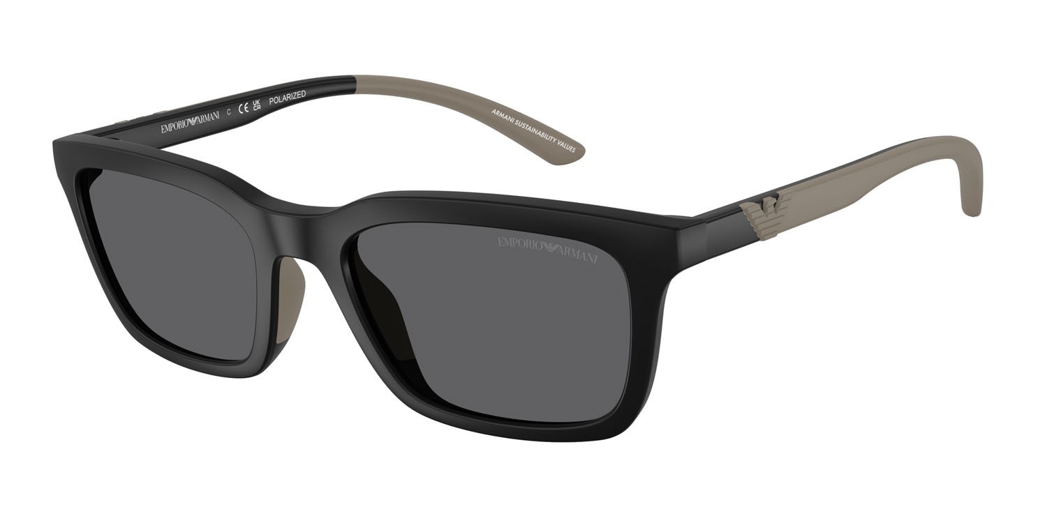 Occhiali da sole Emporio Armani EA 4249U (500181) colore nero opaco forma rettangolare lenti polar grigio