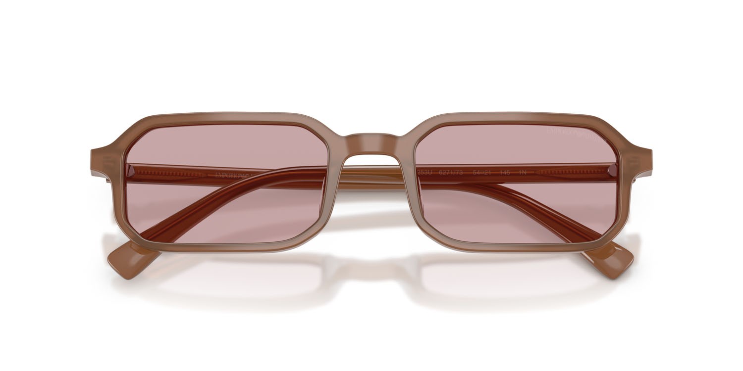 Occhiali da sole Emporio Armani EA 4253U (627173) colore opalino lucido marrone chiaro forma rettangolare lenti rosa