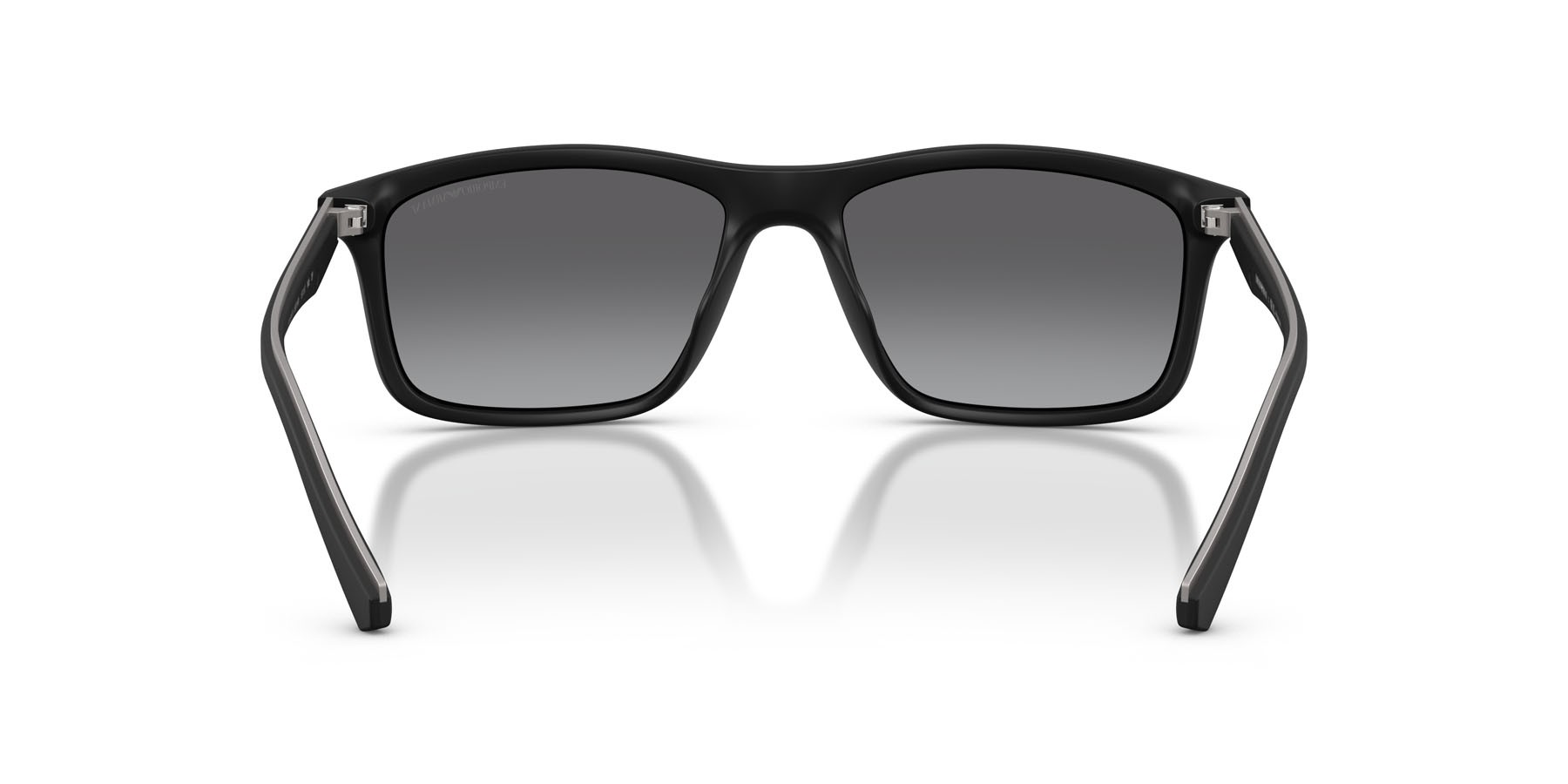 Occhiali da sole Emporio Armani EA 4257U (500181) colore nero opaco forma quadrato lenti polarized grigia sfumata