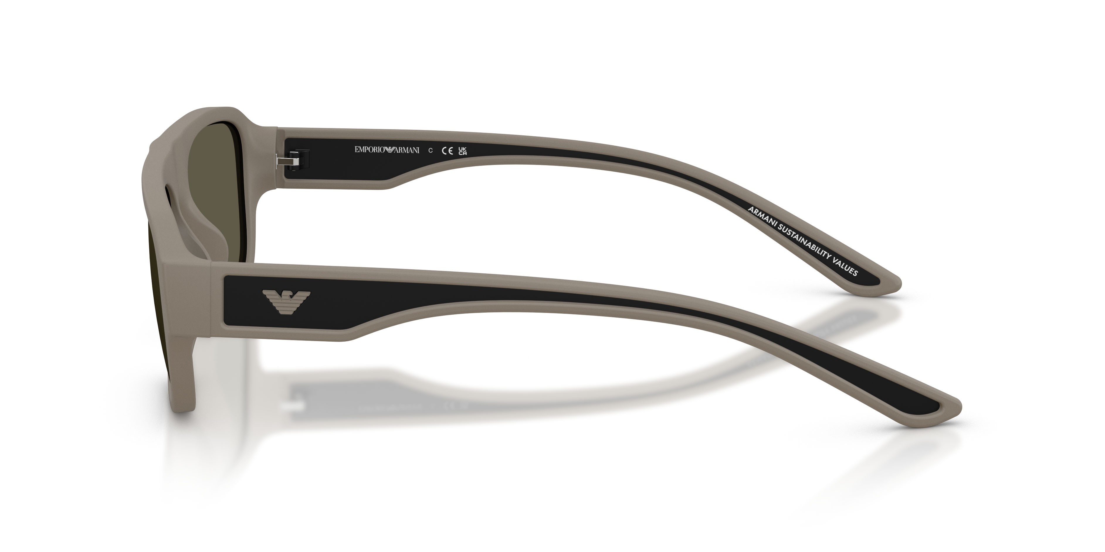Occhiali da sole Emporio Armani EA 4266U (636187) colore marrone chiaro opaco gommato forma irregolare lenti grigio scuro