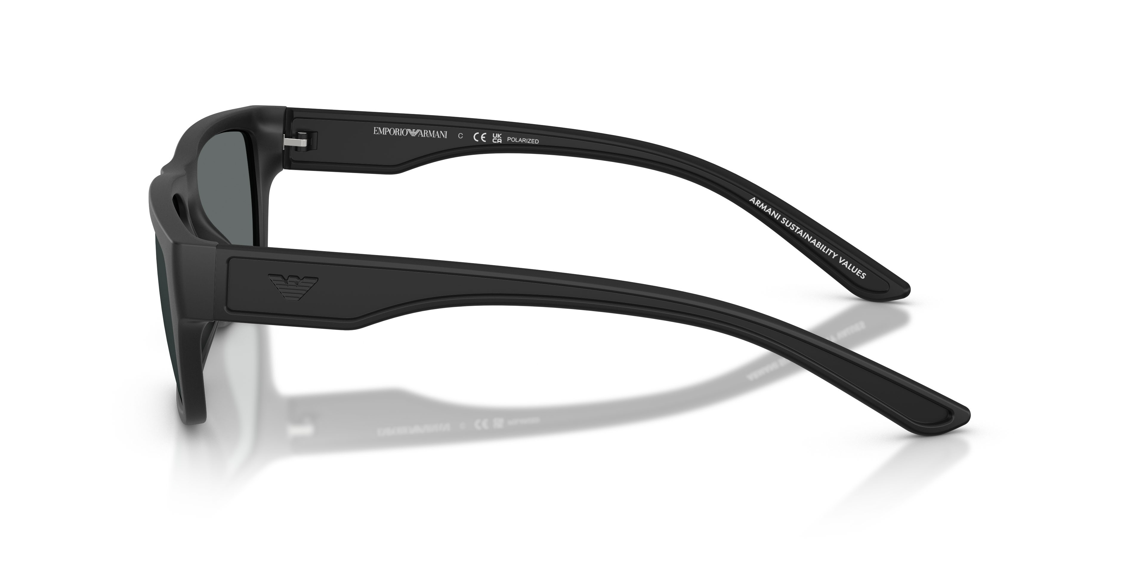 Occhiali da sole Emporio Armani EA 4267U (500181) colore nero opaco gommato forma quadrato lenti polarized grigio scuro