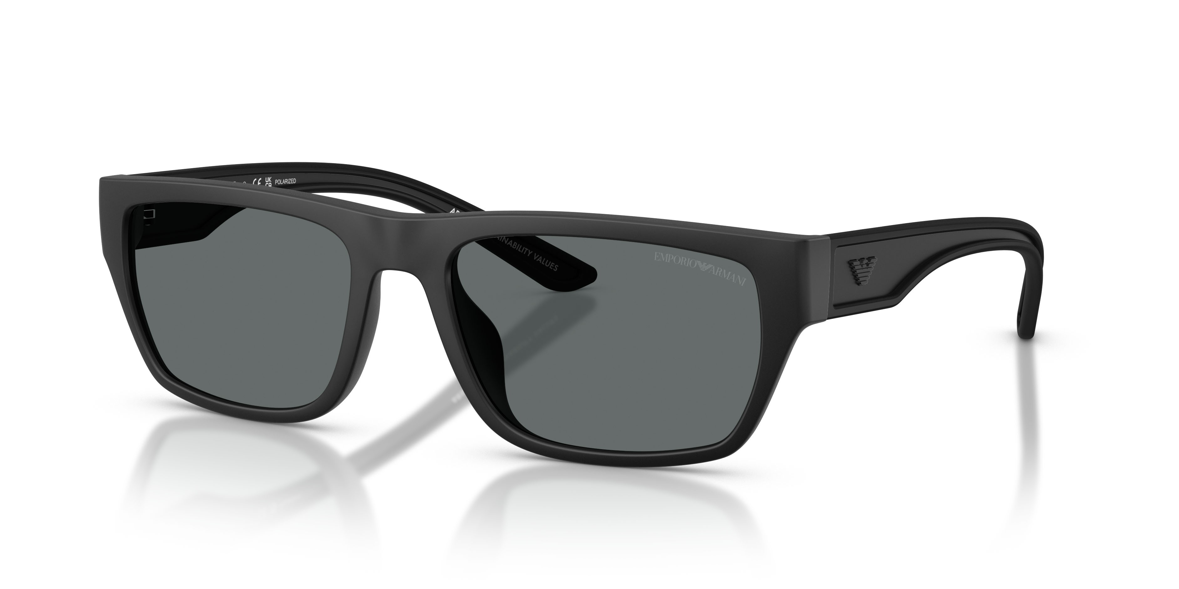 Occhiali da sole Emporio Armani EA 4267U (500181) colore nero opaco gommato forma quadrato lenti polarized grigio scuro