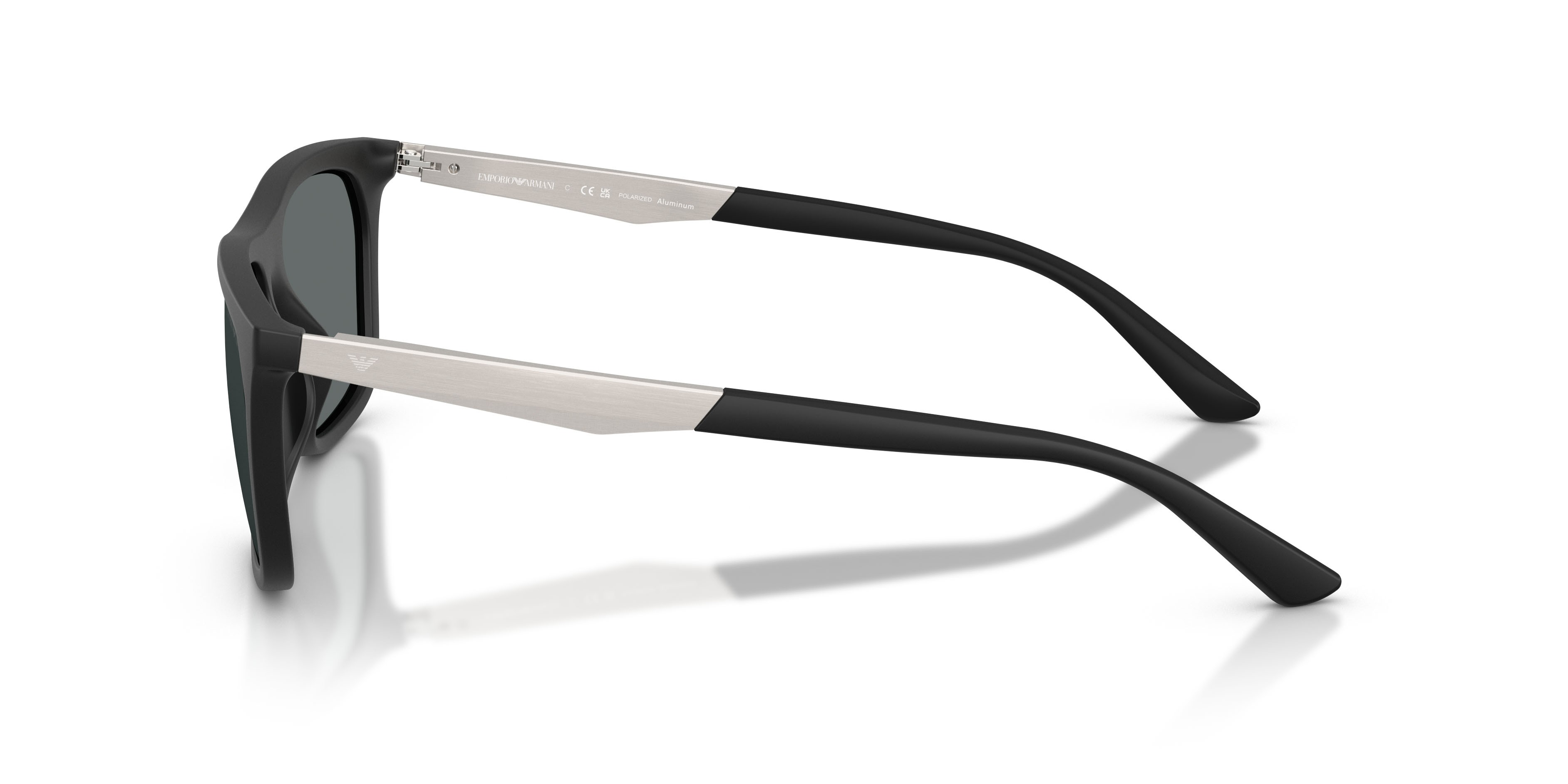Occhiali da sole Emporio Armani EA 4272U (500181) colore nero opaco forma quadrato lenti polar grigio scuro
