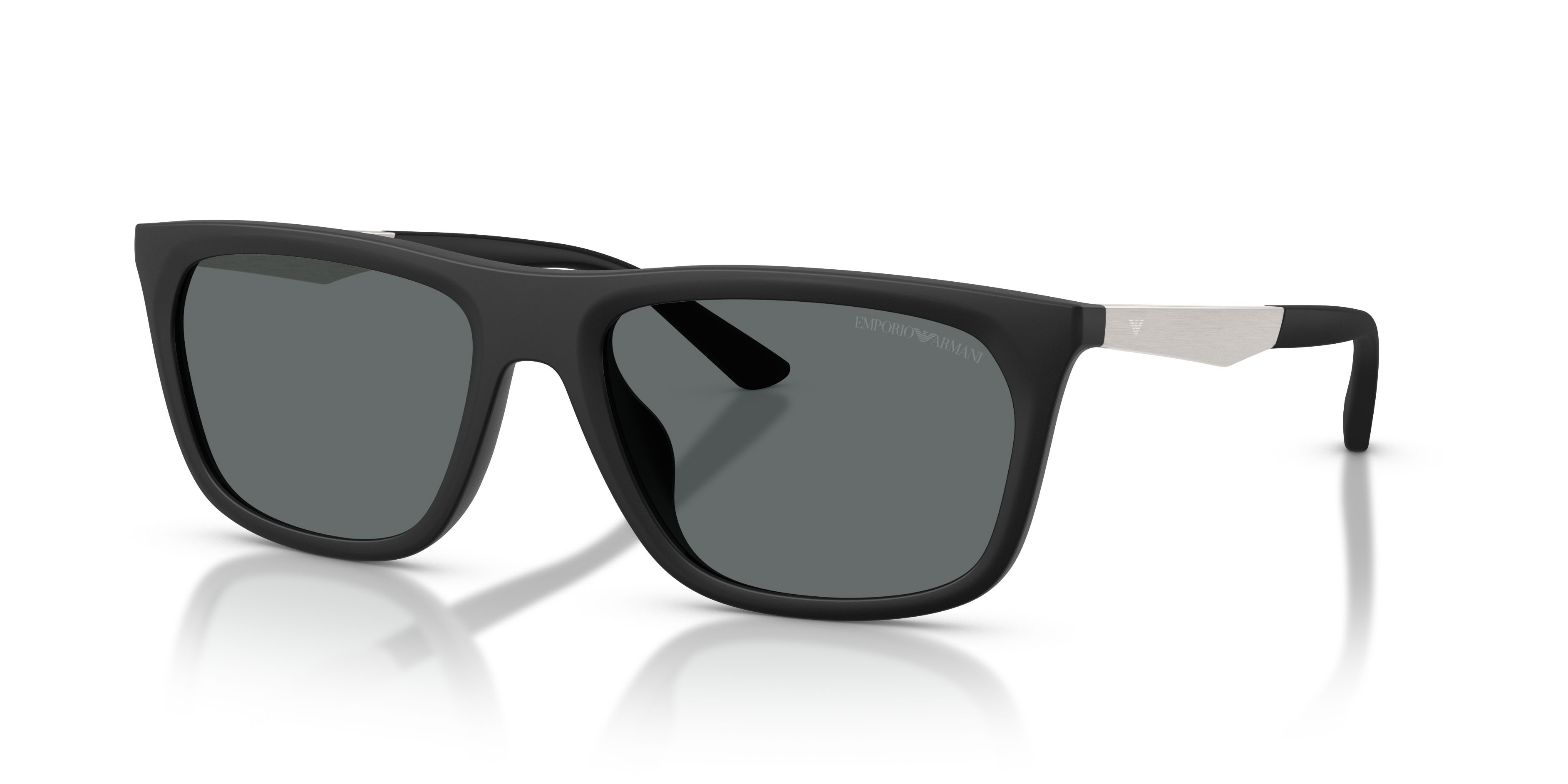 Occhiali da sole Emporio Armani EA 4272U (500181) colore nero opaco forma quadrato lenti polar grigio scuro