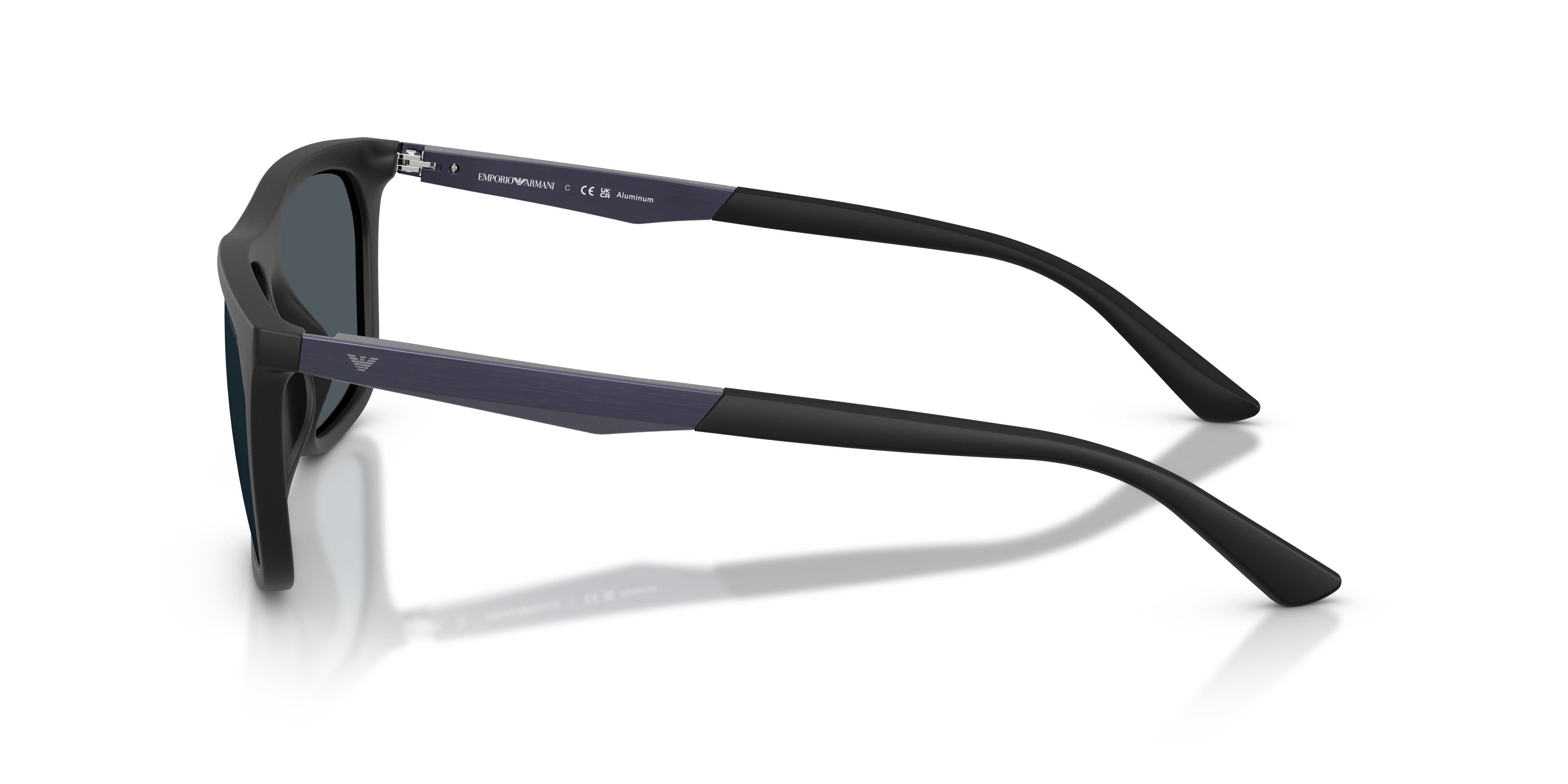 Occhiali da sole Emporio Armani EA 4272U (637387) colore nero opaco forma quadrato lenti grigio scuro